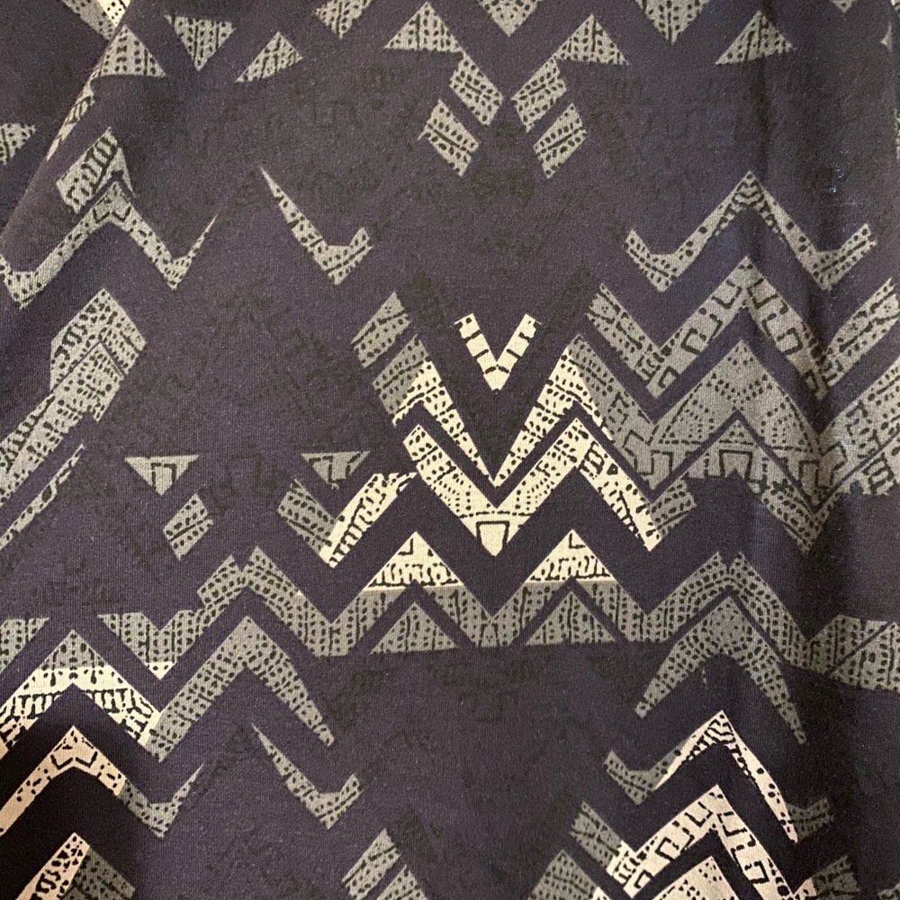 LulaRoe Randy - Picture 2 of 2